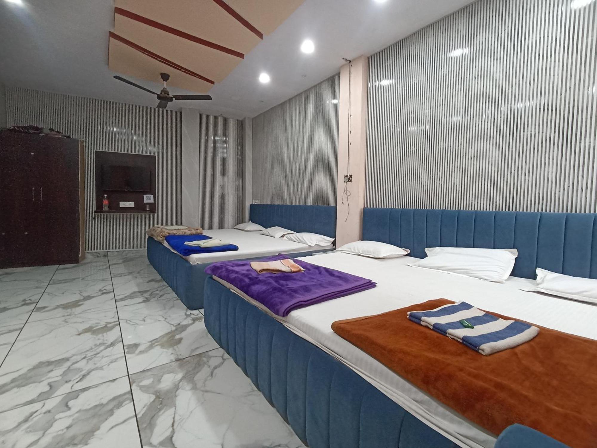 Hotel Shree Krishna Palace Удджайн Екстер'єр фото